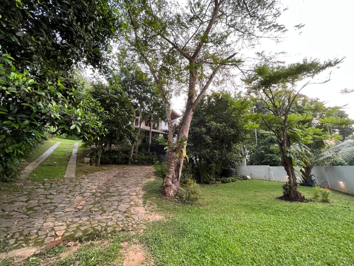 Villa Dinoos- Weligama Exteriör bild